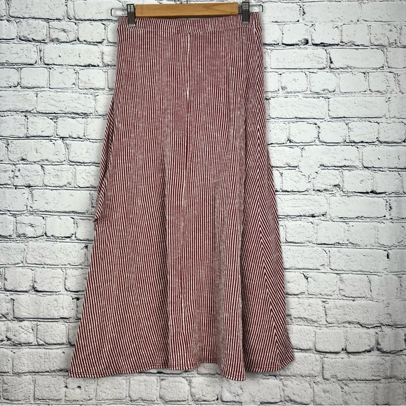 Caution to the Wind Striped Skirt Size Medium - Picture 4 of 6